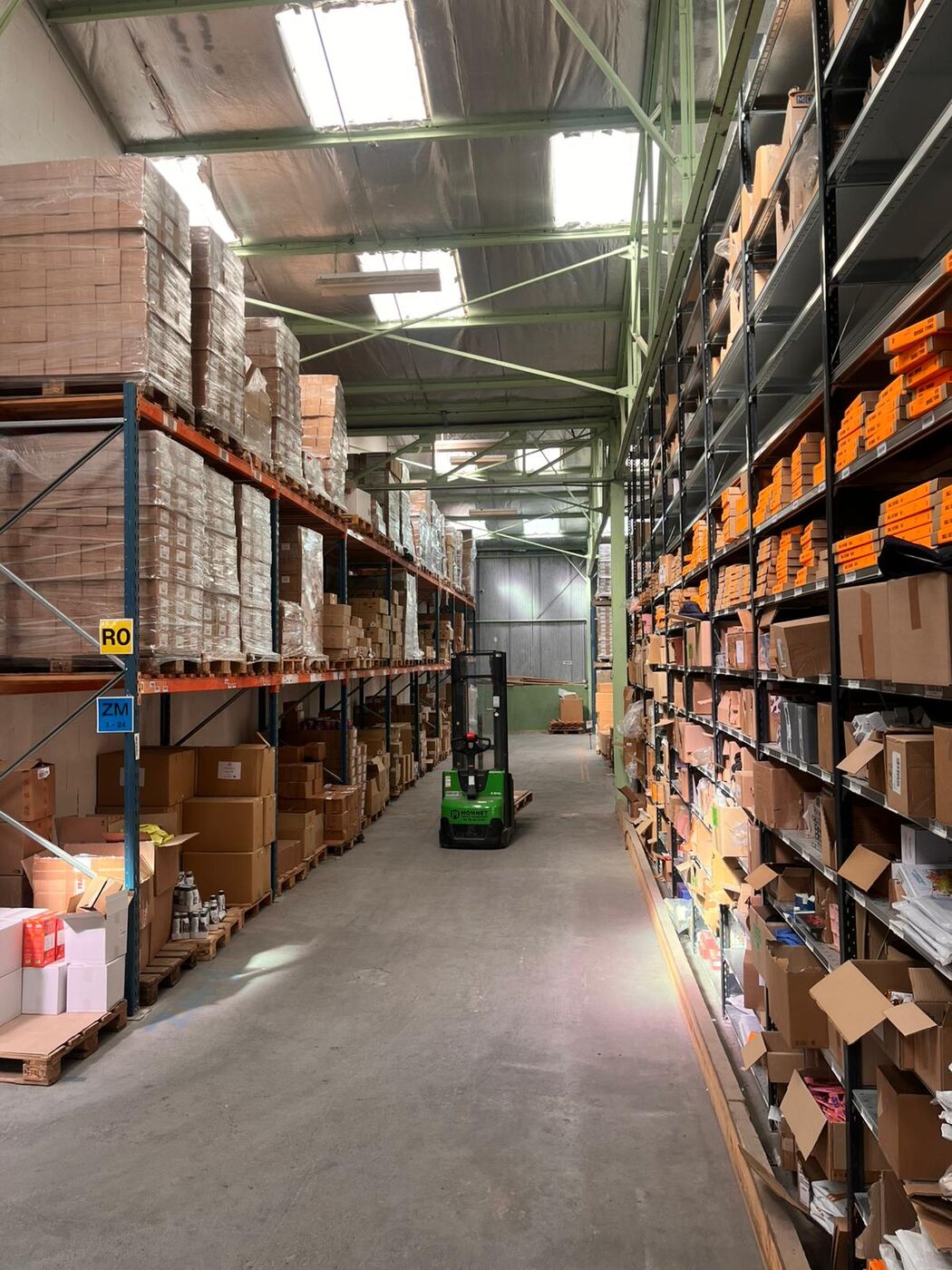 Entrepôt Ouilog, stockage sur racks